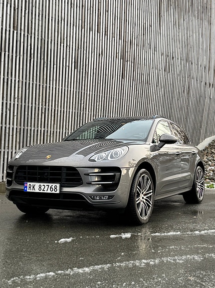 Porsche Macan 2 of 5