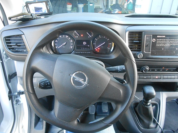 Opel Vivaro 17 of 26