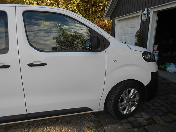 Opel Vivaro 2 of 26