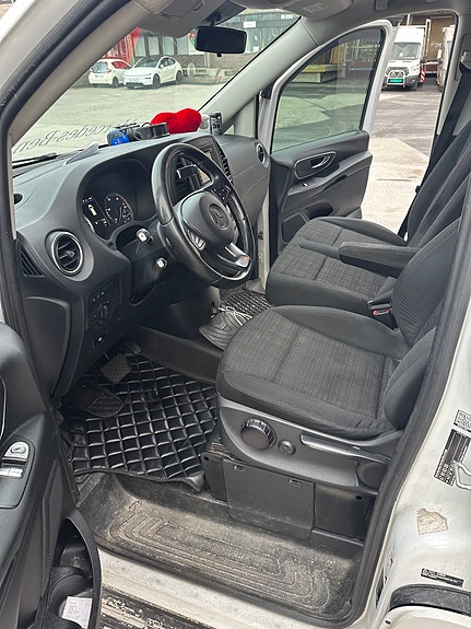 Mercedes-Benz Vito 119 17 of 22