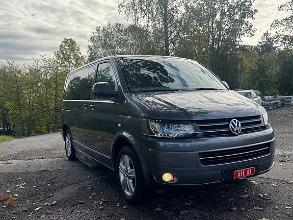 Volkswagen Caravelle 3 of 5