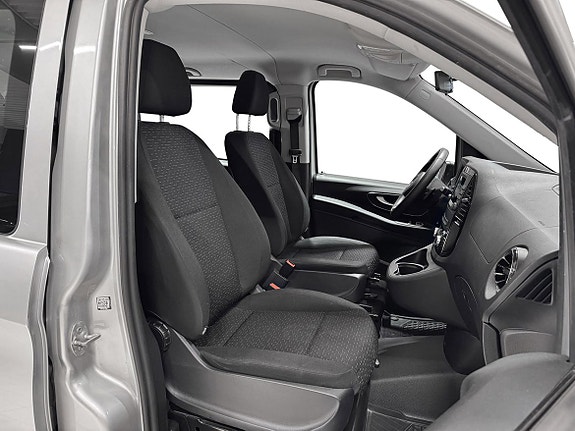 Mercedes-Benz eVito Tourer 8 of 23
