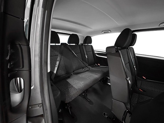 Mercedes-Benz eVito Tourer 22 of 23