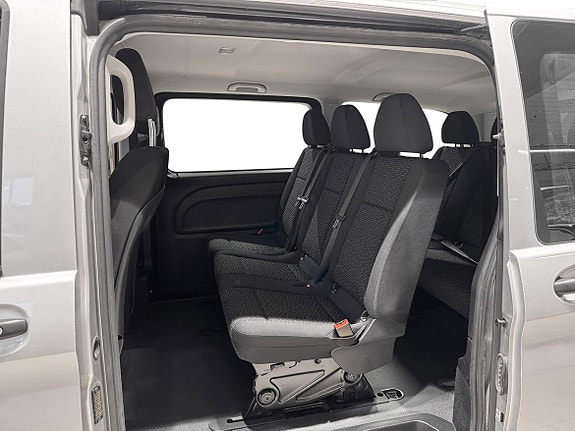 Mercedes-Benz eVito Tourer 20 of 23