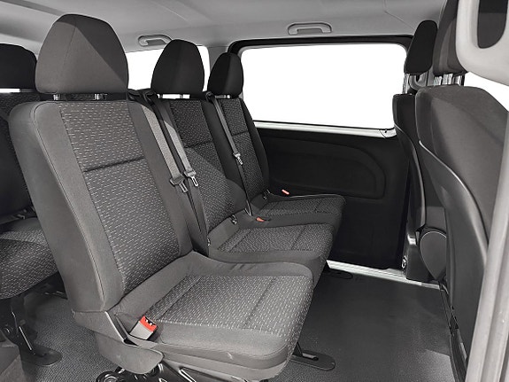 Mercedes-Benz eVito Tourer 21 of 23