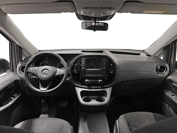 Mercedes-Benz eVito Tourer 9 of 23