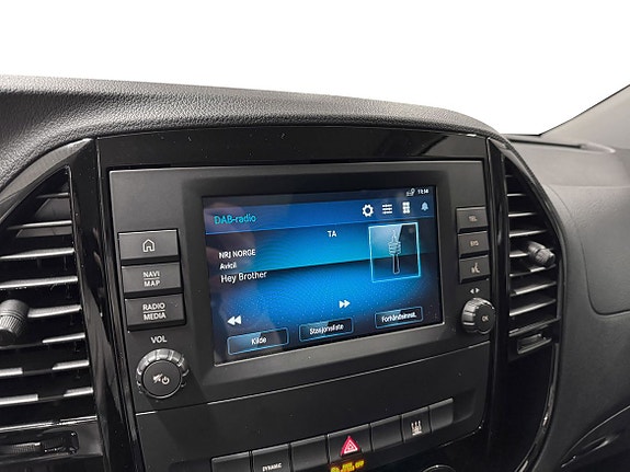 Mercedes-Benz eVito Tourer 15 of 23