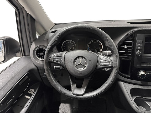Mercedes-Benz eVito Tourer 10 of 23