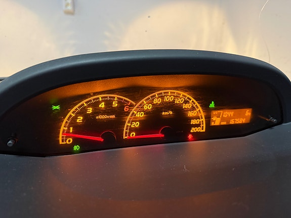 Toyota Yaris 10 of 16