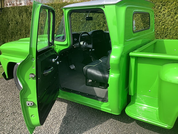 Chevrolet C10 16 of 26