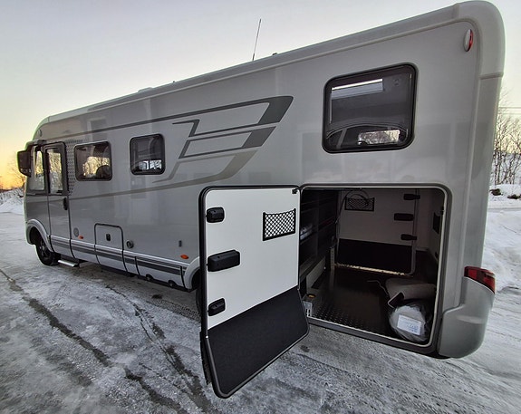 Hymer BMC-I 680 Velutstyrt med bl.a. solcellepanel 2 of 5