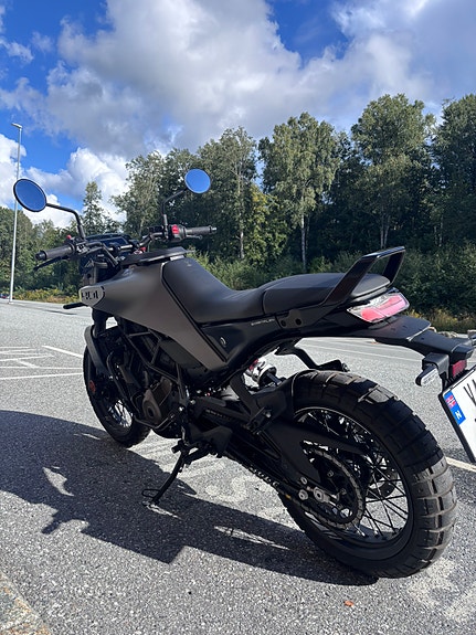 Husqvarna Svartpilen 401 5 of 7