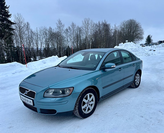 Volvo S40 3 of 5