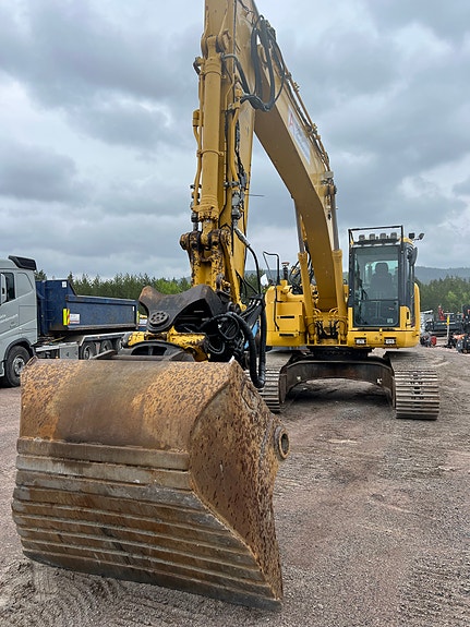 Komatsu PC 228 USLC-8 5 of 5
