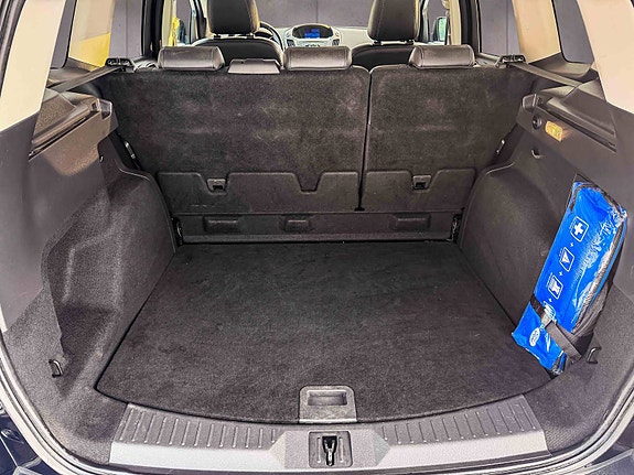 Ford Kuga 11 of 12