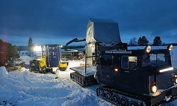 Her er vi ute på feltarbeid med en av våre bvèr