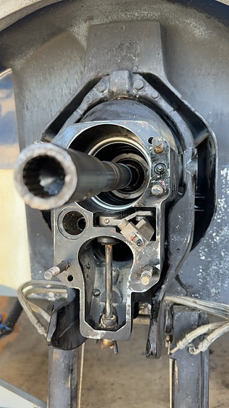 Skifte av belger og gimballager drev.