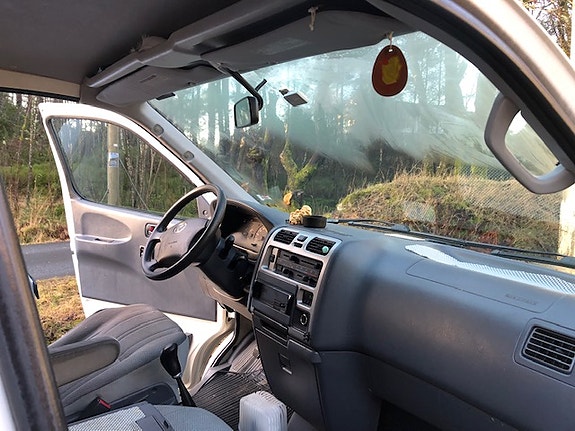 Toyota HiAce 7 of 24
