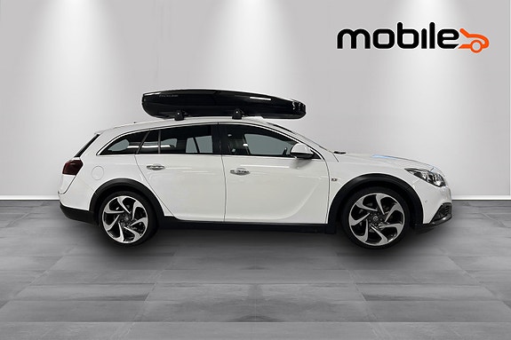 Opel Insignia Country Tourer 2 of 5