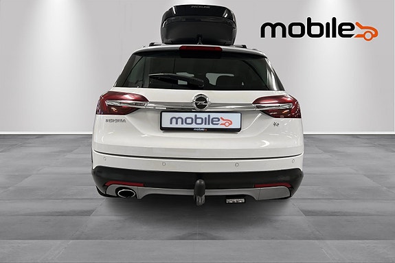 Opel Insignia Country Tourer 4 of 5