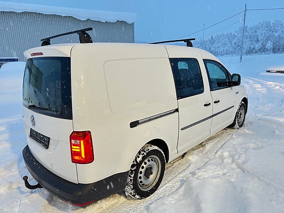 Volkswagen Caddy Maxi 4 of 9