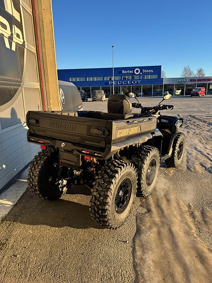 Can-Am Outlander Max 6x6 Backcountry T 1000R 5 of 11