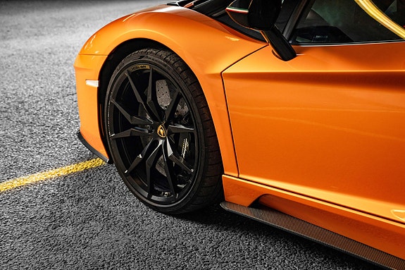 Lamborghini Aventador 21 of 30