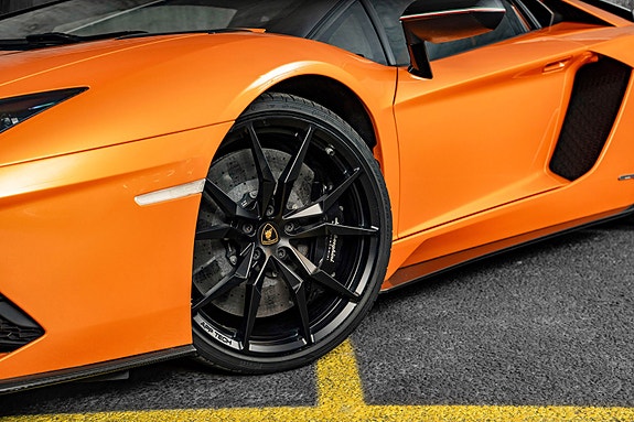 Lamborghini Aventador 20 of 30
