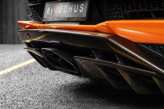 Lamborghini Aventador 12 of 30