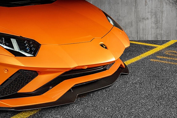 Lamborghini Aventador 15 of 30