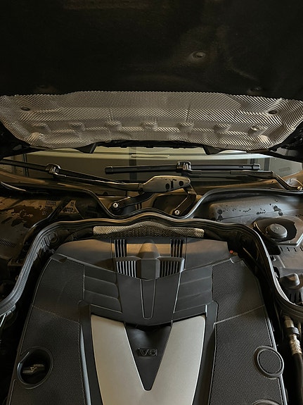 Mercedes-Benz E280 23 of 26