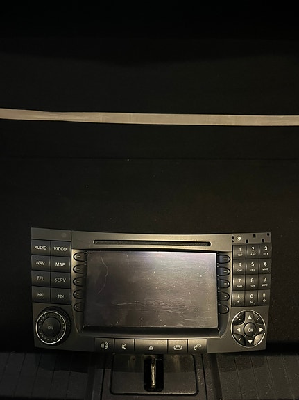 Mercedes-Benz E280 25 of 26