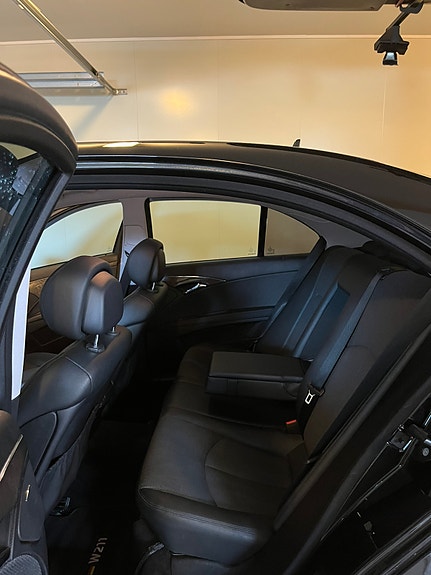 Mercedes-Benz E280 13 of 26