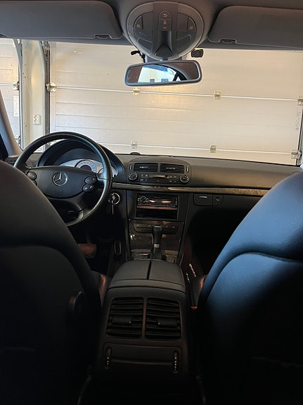Mercedes-Benz E280 12 of 26