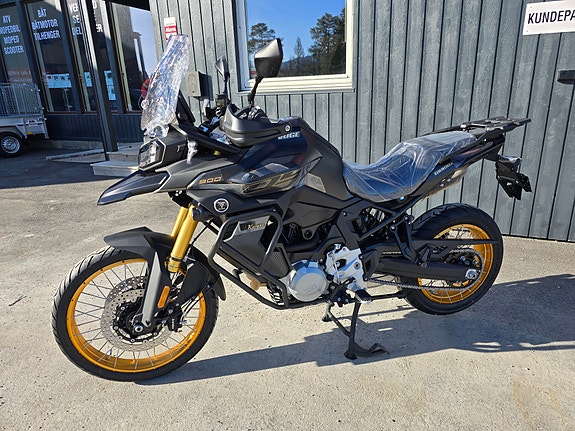 VOGE DS900X 2 of 5