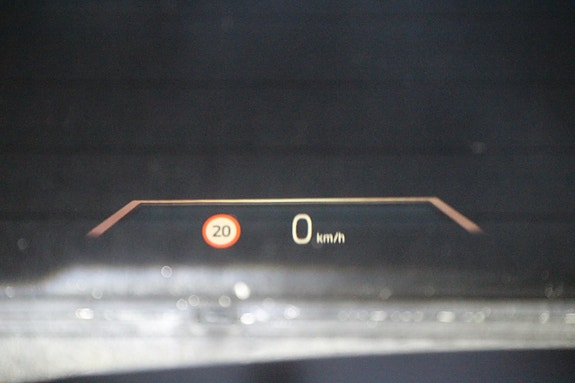 BMW i4 16 of 30