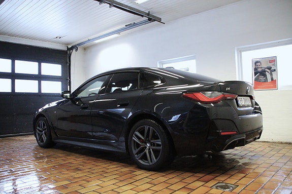 BMW i4 4 of 30