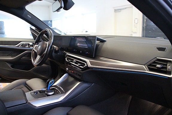 BMW i4 13 of 30