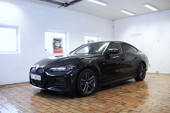 BMW i4 3 of 30
