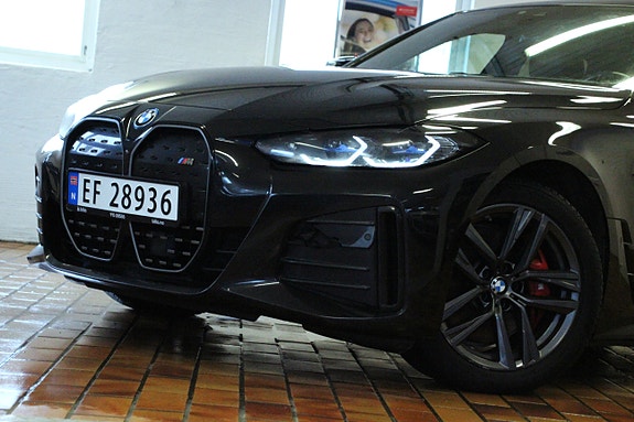 BMW i4 7 of 30