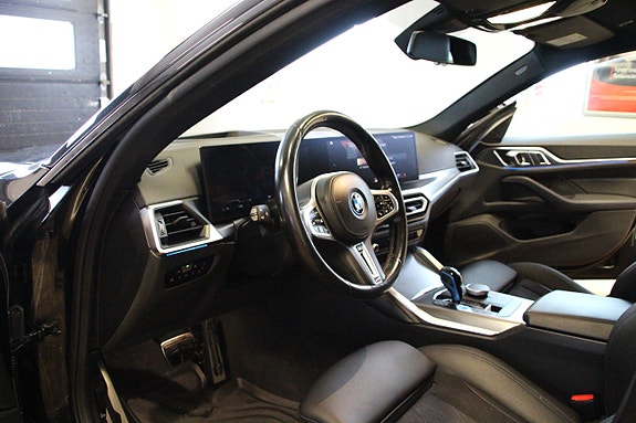 BMW i4 11 of 30