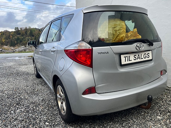 Toyota Verso-S 10 of 30