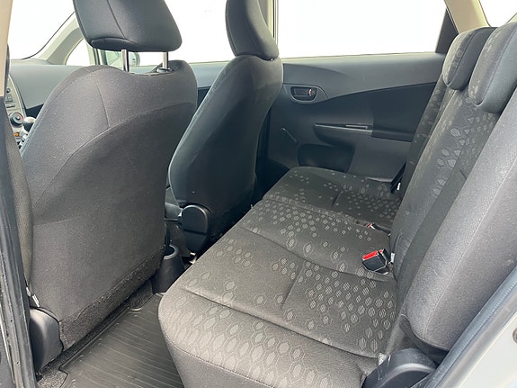Toyota Verso-S 15 of 30