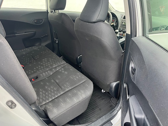 Toyota Verso-S 28 of 30