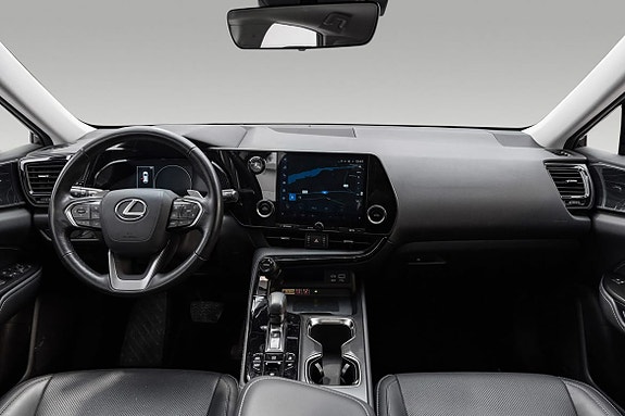 Lexus NX450h 16 of 29