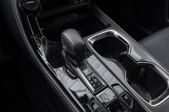 Lexus NX450h 13 of 29