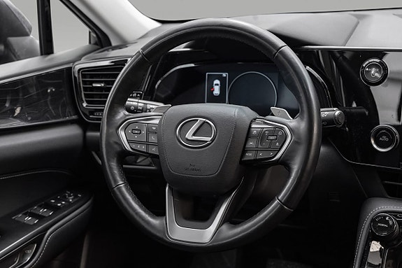 Lexus NX450h 17 of 29