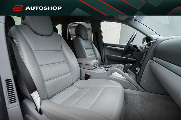 Porsche Cayenne 15 of 24