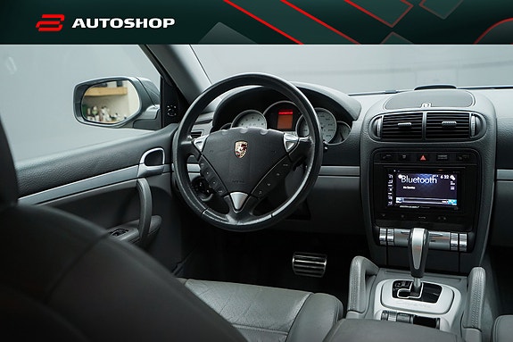 Porsche Cayenne 13 of 24