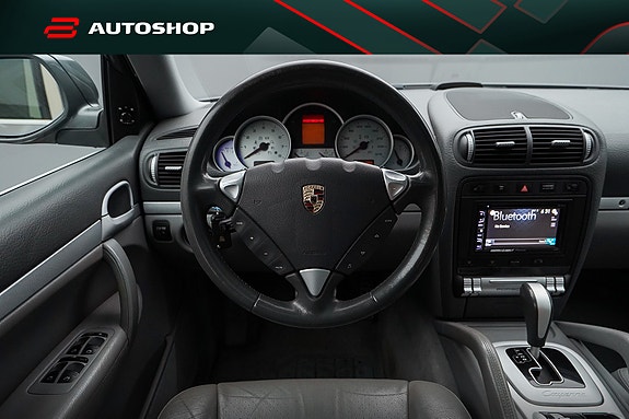 Porsche Cayenne 11 of 24
